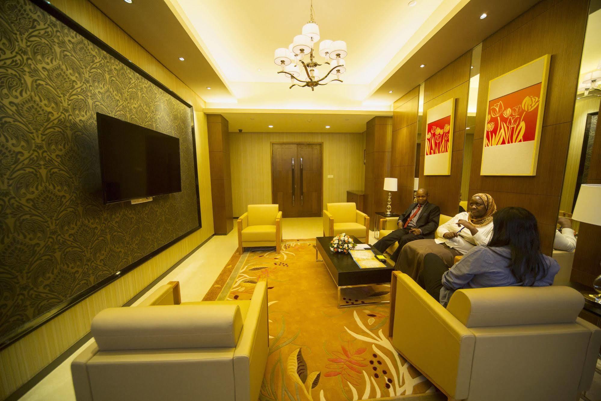 Hotel Africana คัมพาลา ภายนอก รูปภาพ