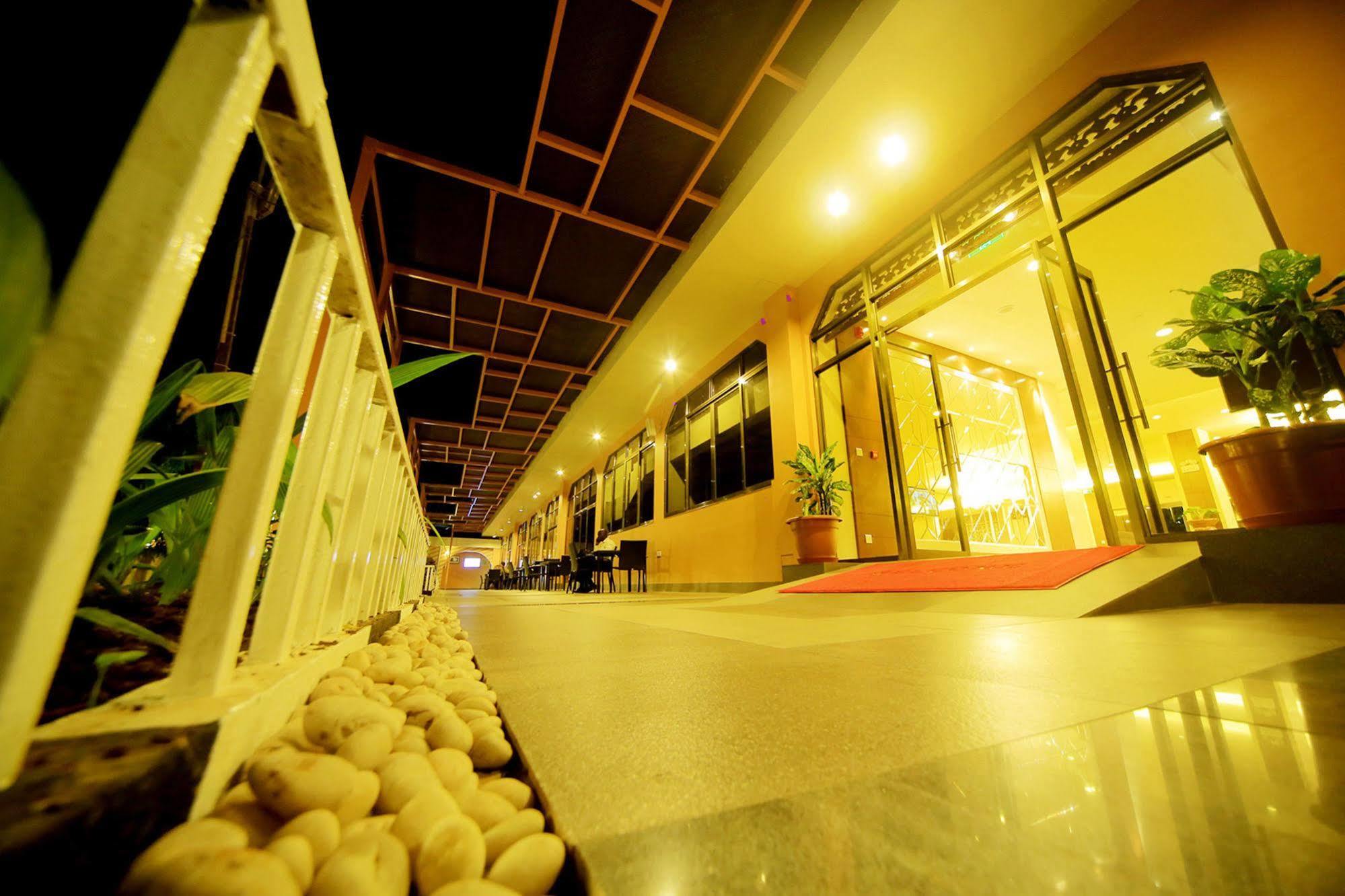 Hotel Africana คัมพาลา ภายนอก รูปภาพ